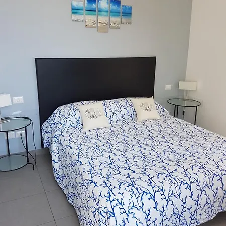 Libeccio House & Zefiro House Apartament *
